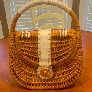Michael kors straw woven white leather preowned purse